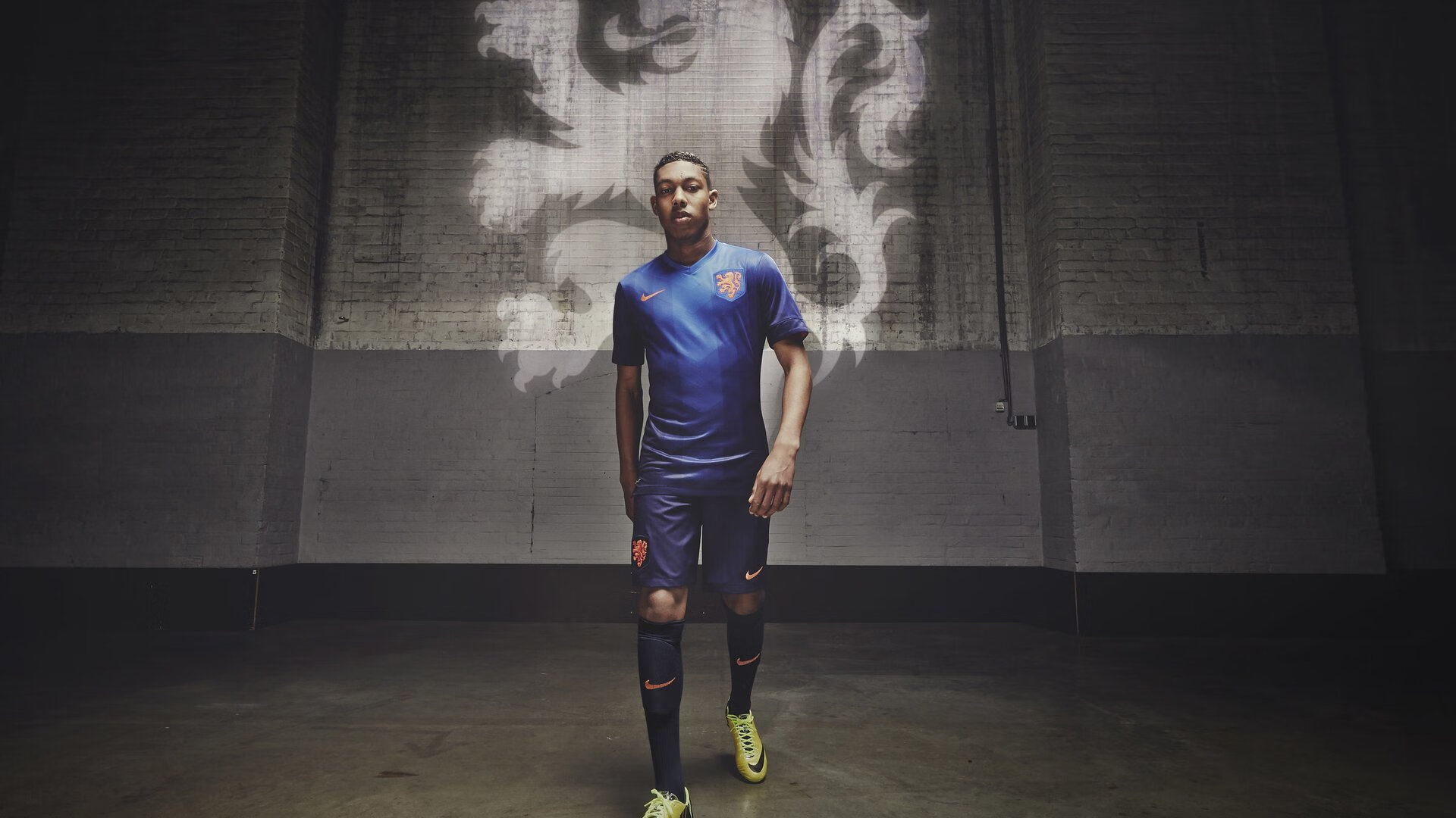 奥亚尔萨瓦尔爆发助西班牙取胜，日本轻取尼日利亚展现实力